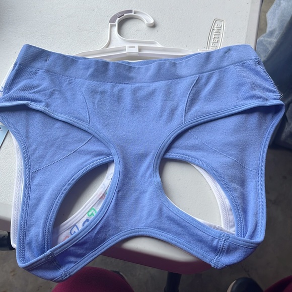 Cat & Jack Sport Bra Seamless Girls XL 2Pk - Picture 2 of 2